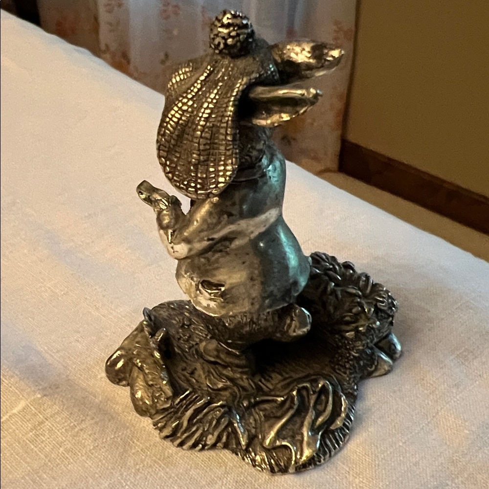 Godinger Silver Peter Rabbit Figurine. - Picture 4 of 9